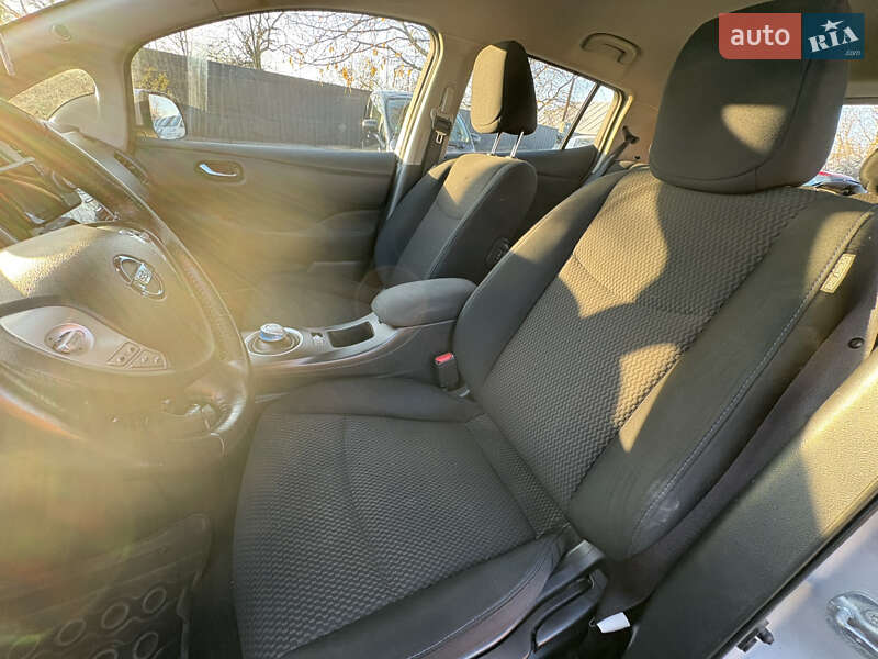 Хэтчбек Nissan Leaf 2015 в Луцке