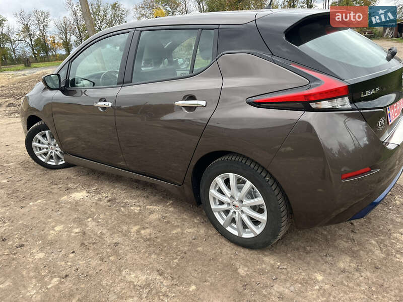 Хэтчбек Nissan Leaf 2021 в Бродах