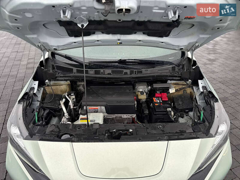 Хэтчбек Nissan Leaf 2018 в Львове