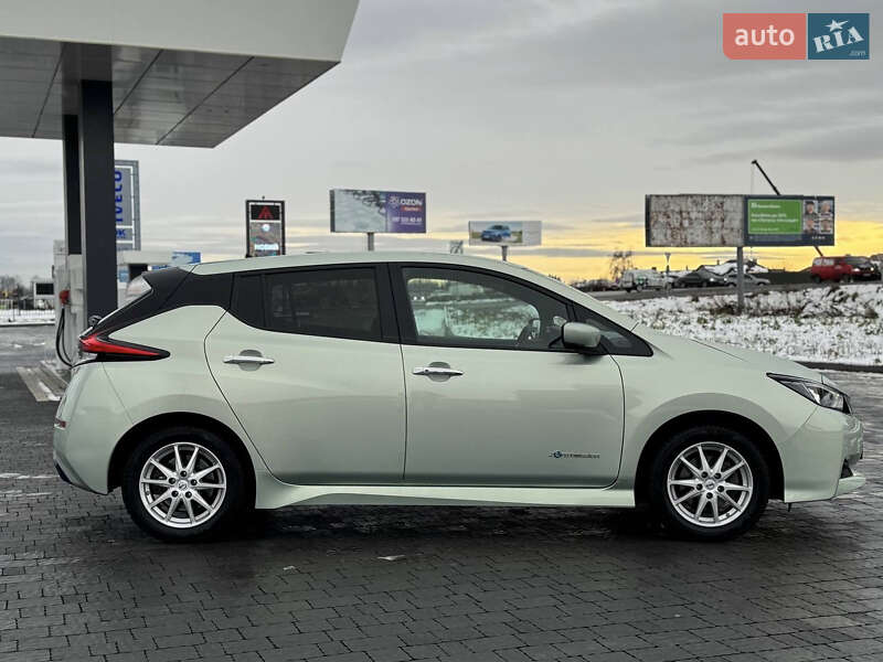 Хэтчбек Nissan Leaf 2018 в Львове