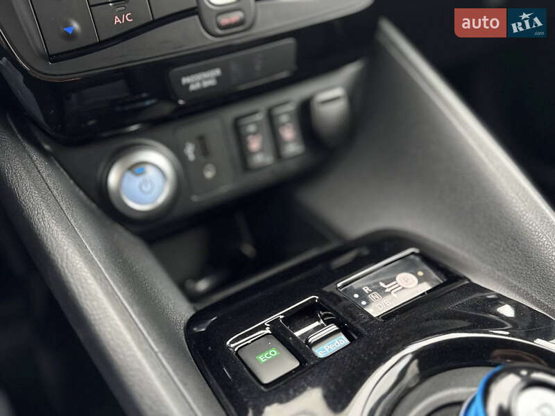 Хэтчбек Nissan Leaf 2018 в Львове