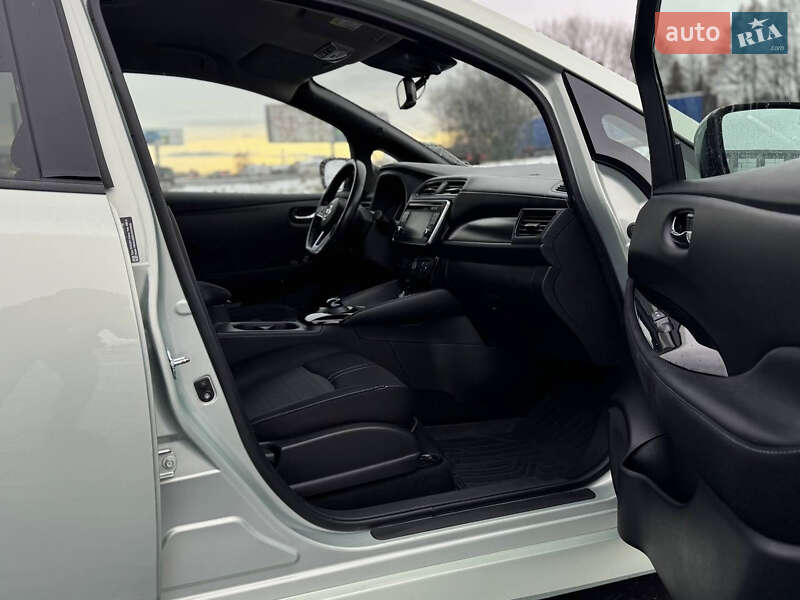 Хэтчбек Nissan Leaf 2018 в Львове