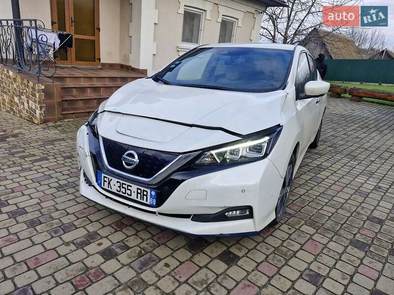 Хэтчбек Nissan Leaf 2019 в Хмельницком