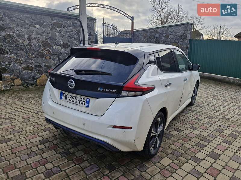 Хэтчбек Nissan Leaf 2019 в Хмельницком