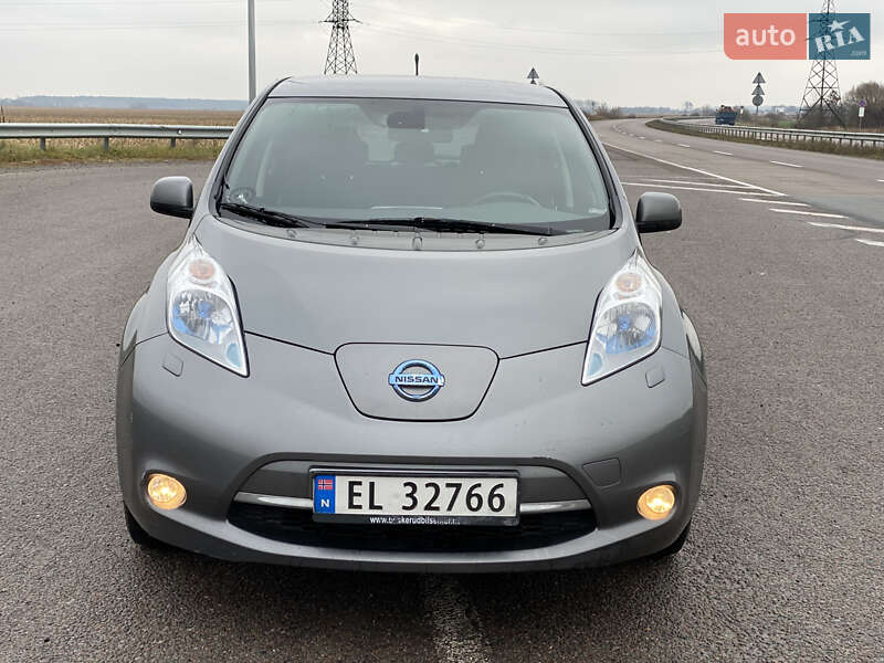 Хэтчбек Nissan Leaf 2014 в Радивилове