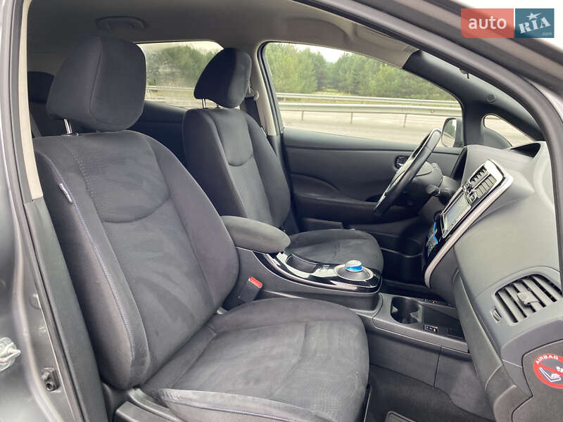 Хэтчбек Nissan Leaf 2014 в Радивилове