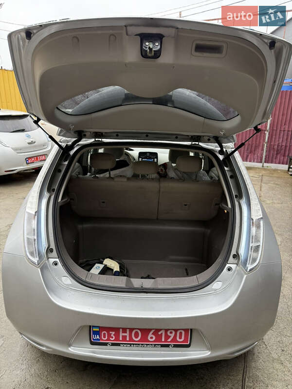 Хэтчбек Nissan Leaf 2012 в Умани