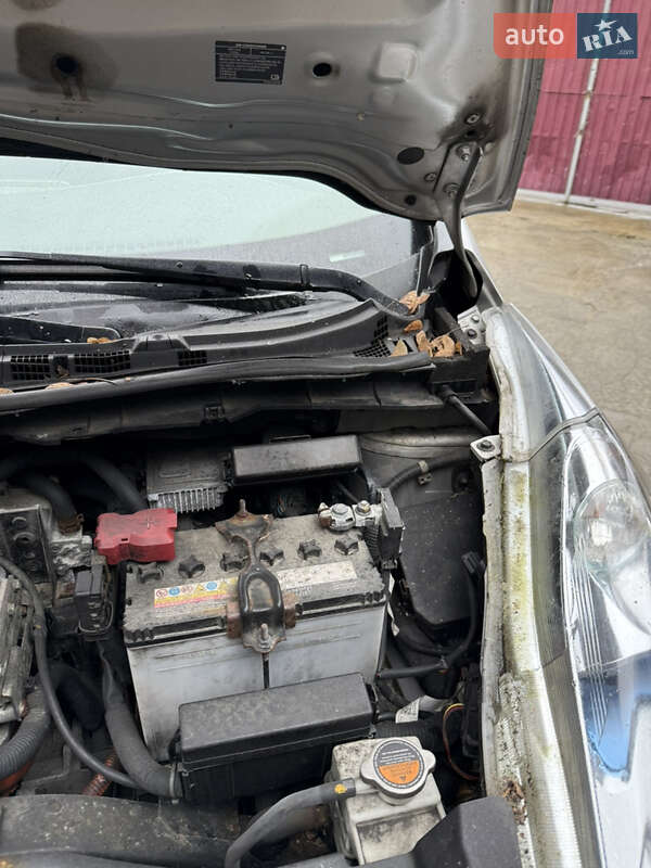 Хэтчбек Nissan Leaf 2012 в Умани