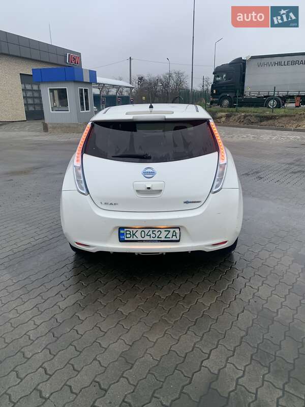 Хетчбек Nissan Leaf 2014 в Сарнах фото 6 Хетчбек Nissan Leaf 2014 в Сарнах