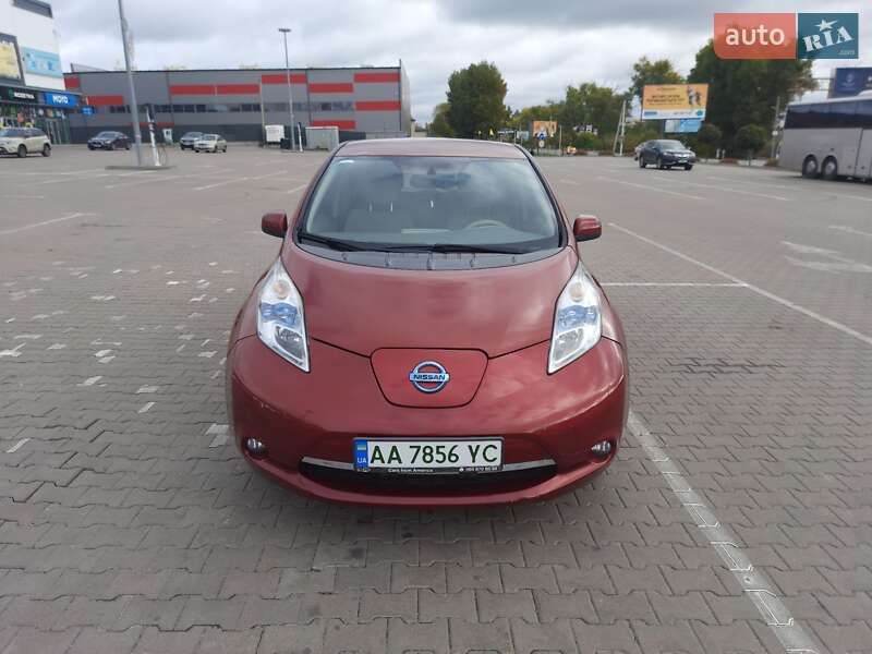Хэтчбек Nissan Leaf 2011 в Киеве