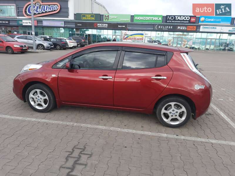 Хэтчбек Nissan Leaf 2011 в Киеве