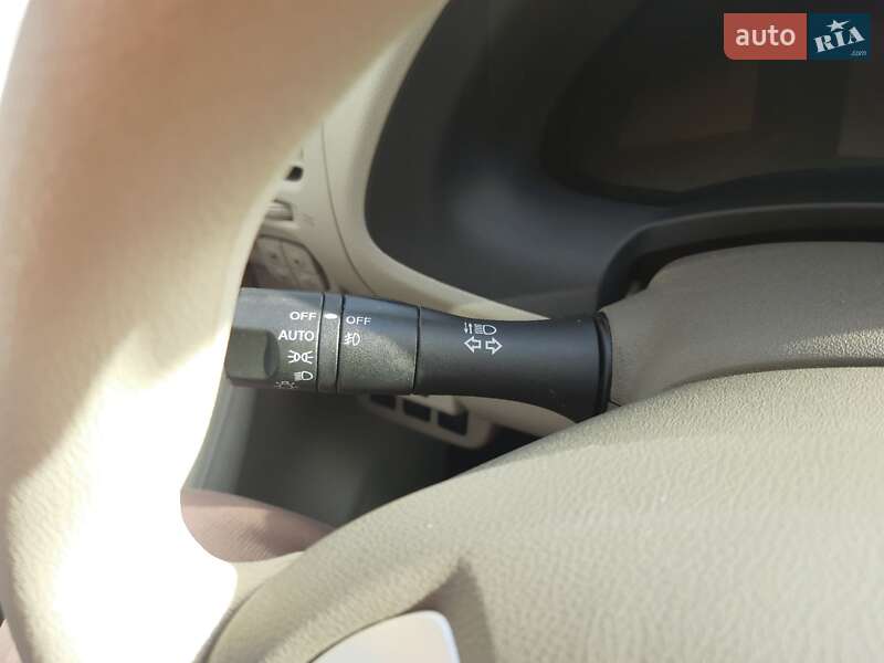 Хэтчбек Nissan Leaf 2011 в Киеве