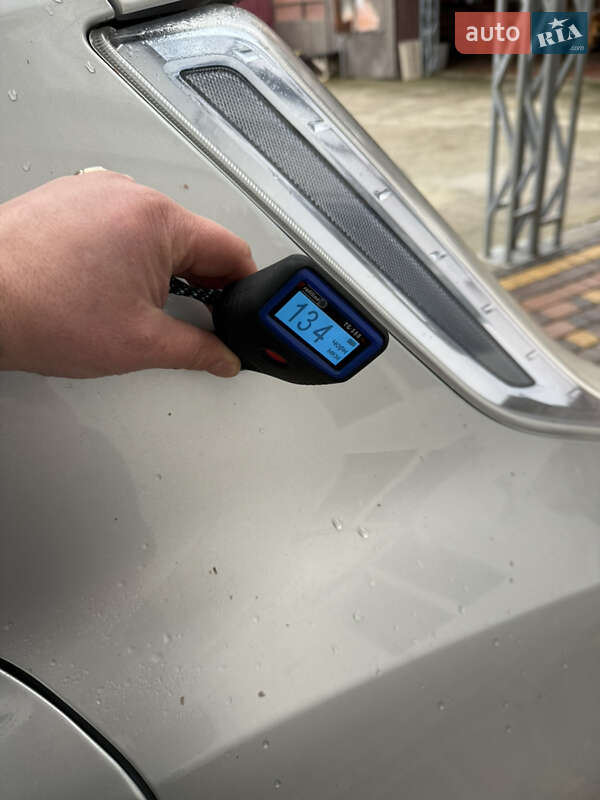 Хэтчбек Nissan Leaf 2012 в Умани