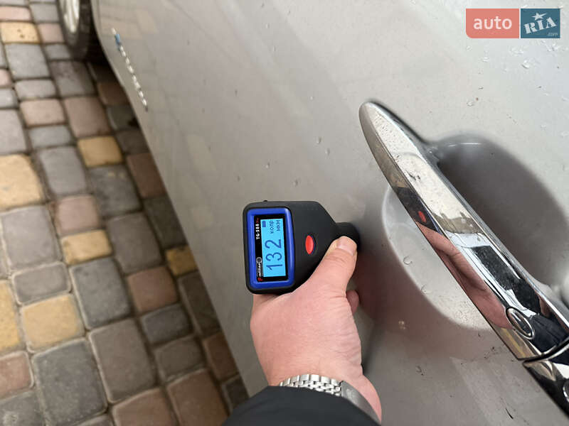 Хэтчбек Nissan Leaf 2012 в Умани