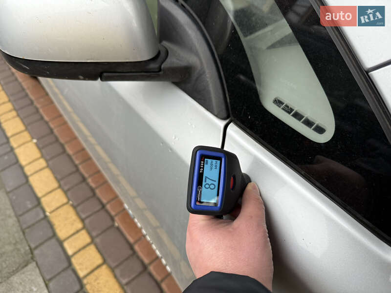 Хэтчбек Nissan Leaf 2012 в Умани