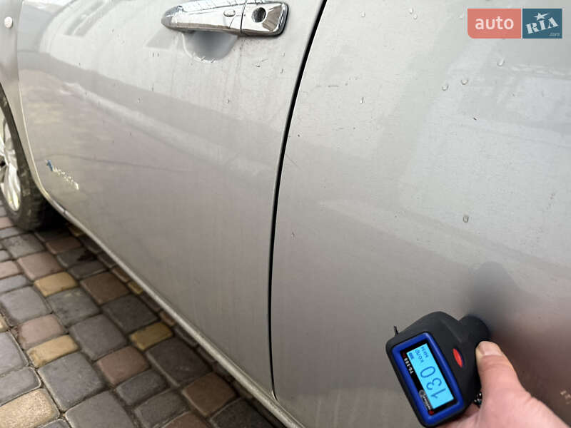 Хэтчбек Nissan Leaf 2012 в Умани