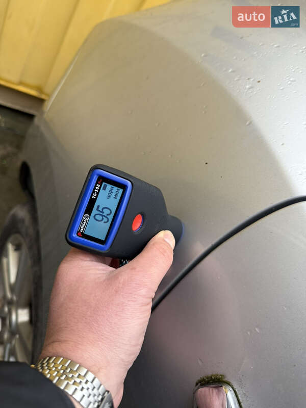 Хэтчбек Nissan Leaf 2012 в Умани