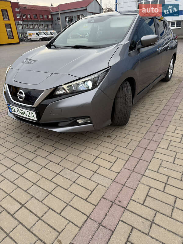 Хэтчбек Nissan Leaf 2020 в Хмельницком