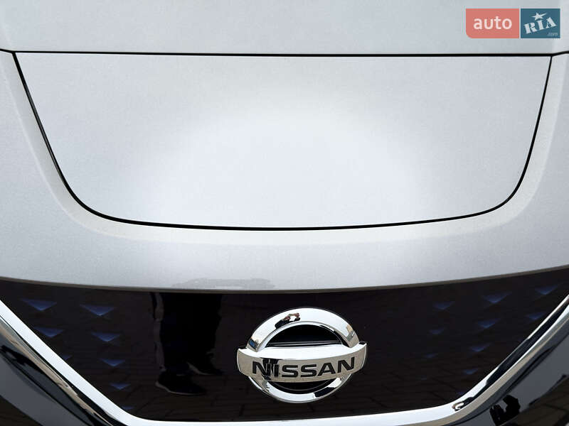 Хэтчбек Nissan Leaf 2020 в Хмельницком