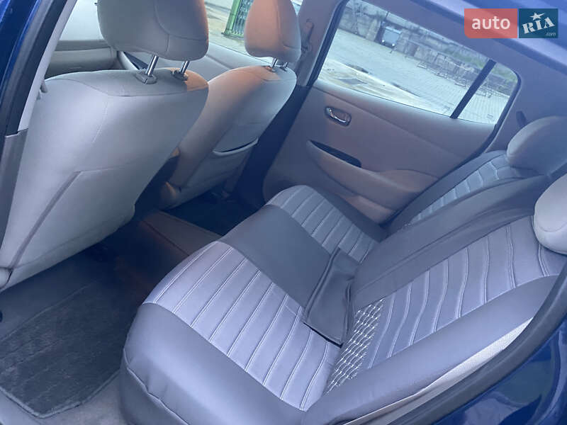 Хэтчбек Nissan Leaf 2015 в Кицмани