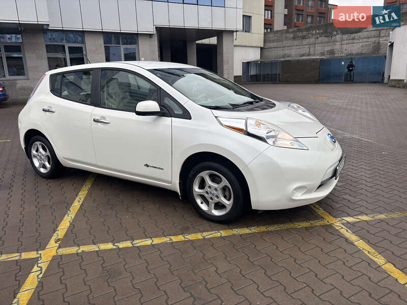 Хетчбек Nissan Leaf 2013 в Києві фото 12 Хетчбек Nissan Leaf 2013 в Києві