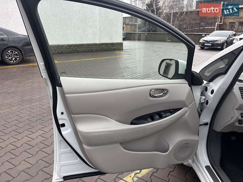 Хетчбек Nissan Leaf 2013 в Києві фото 25 Хетчбек Nissan Leaf 2013 в Києві