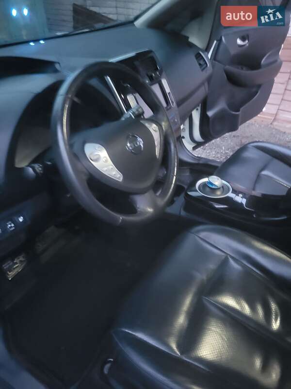 Хэтчбек Nissan Leaf 2015 в Виннице