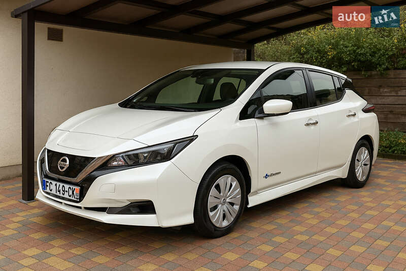 Хэтчбек Nissan Leaf 2018 в Киеве
