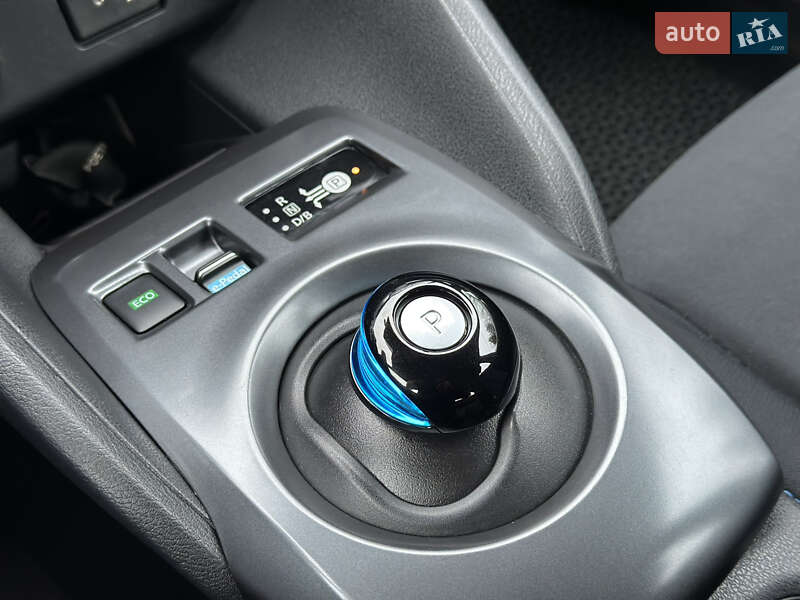 Хэтчбек Nissan Leaf 2018 в Киеве