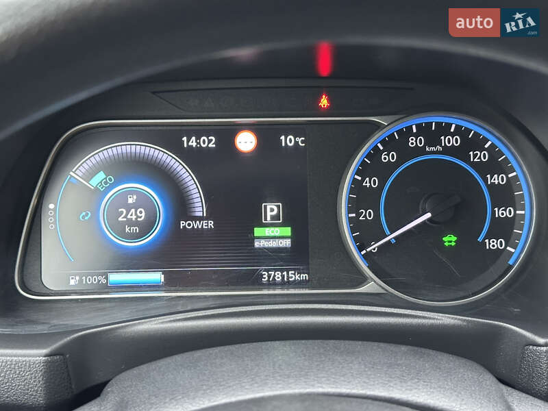 Хэтчбек Nissan Leaf 2018 в Киеве