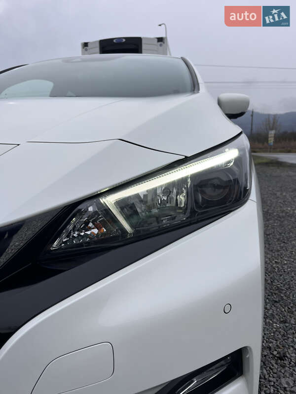 Хэтчбек Nissan Leaf 2019 в Хусте