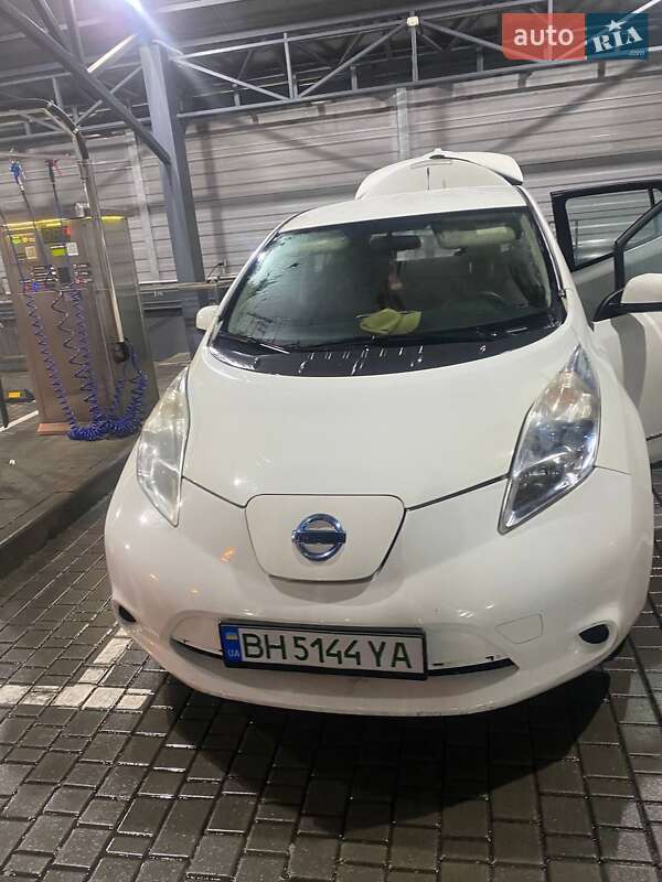 Хэтчбек Nissan Leaf 2014 в Одессе фото 2 Хэтчбек Nissan Leaf 2014 в Одессе