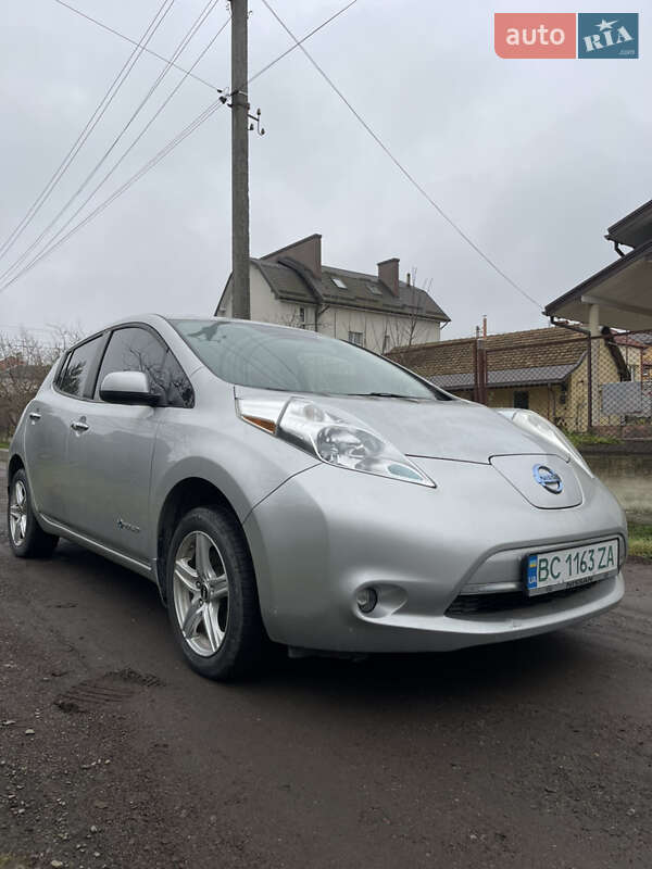 Хэтчбек Nissan Leaf 2014 в Львове