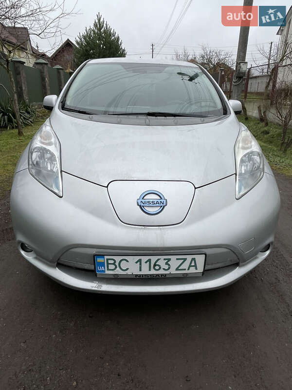 Хэтчбек Nissan Leaf 2014 в Львове