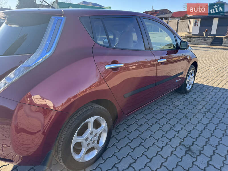 Хетчбек Nissan Leaf 2012 в Яворові