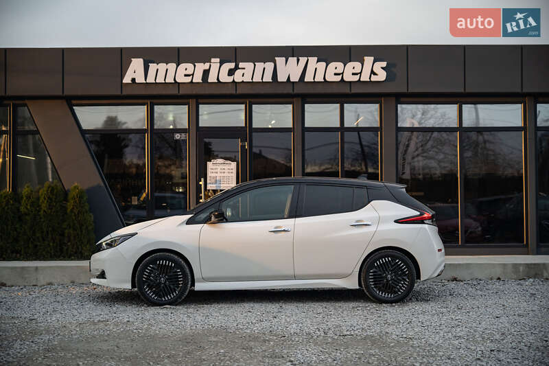 Хэтчбек Nissan Leaf 2023 в Черновцах