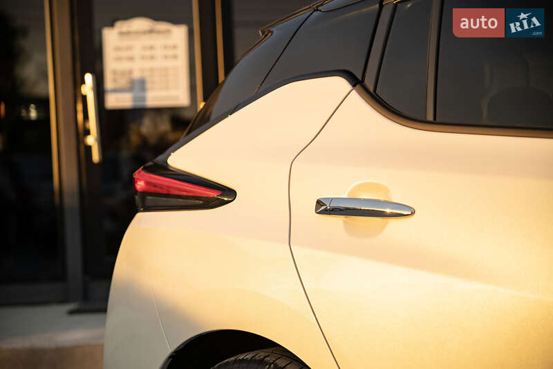 Хэтчбек Nissan Leaf 2023 в Черновцах