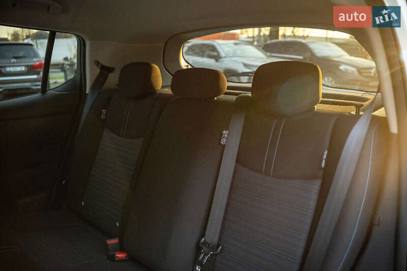 Хэтчбек Nissan Leaf 2023 в Черновцах