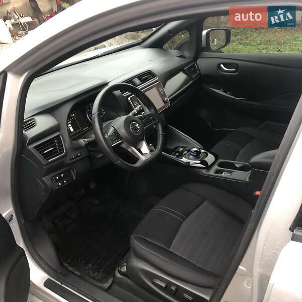 Хэтчбек Nissan Leaf 2021 в Николаеве