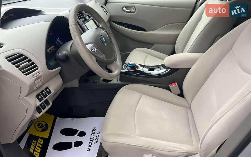 Хетчбек Nissan Leaf 2013 в Івано-Франківську