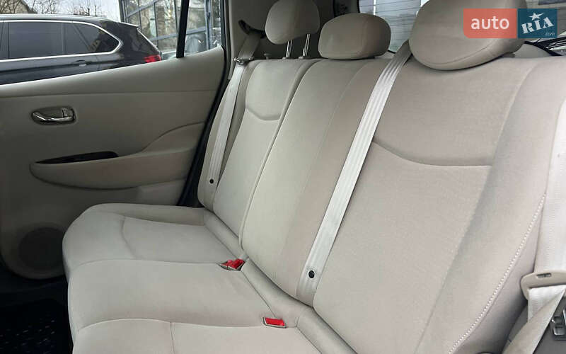 Хетчбек Nissan Leaf 2013 в Івано-Франківську