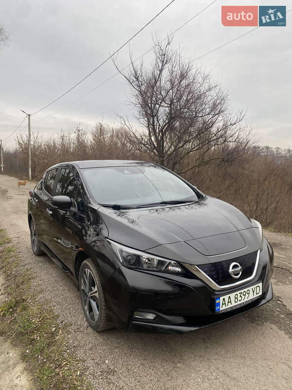 Хетчбек Nissan Leaf 2021 в Києві фото 3 Хетчбек Nissan Leaf 2021 в Києві
