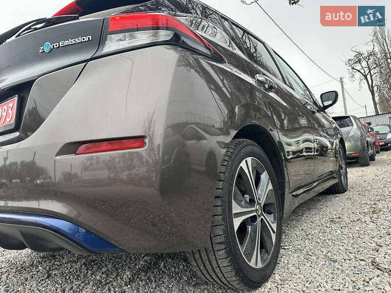 Хэтчбек Nissan Leaf 2018 в Одессе