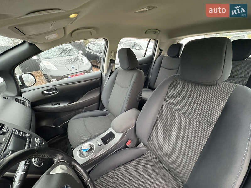 Хэтчбек Nissan Leaf 2013 в Луцке