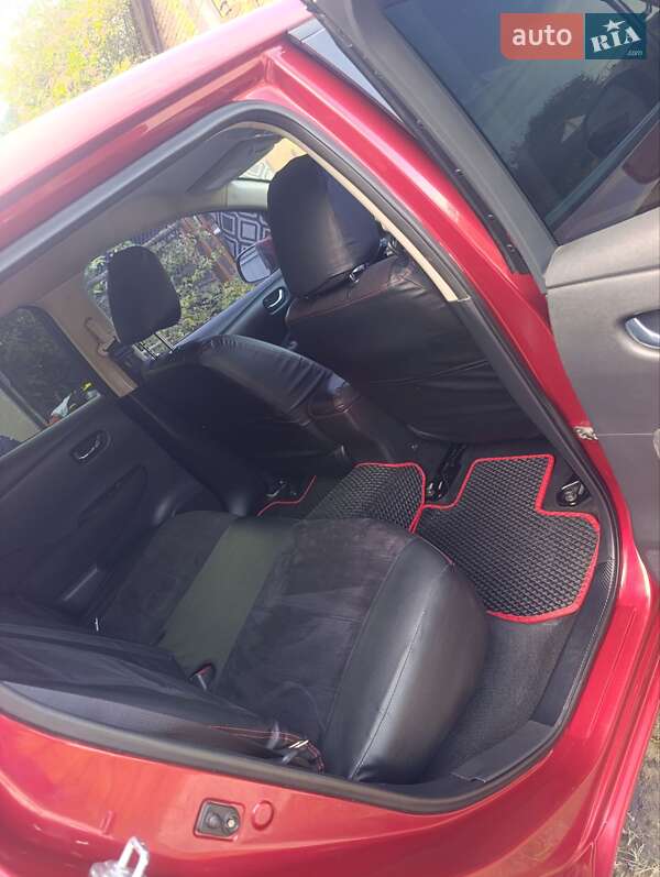 Хэтчбек Nissan Leaf 2015 в Шептицькому