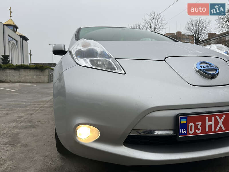 Хэтчбек Nissan Leaf 2013 в Ровно
