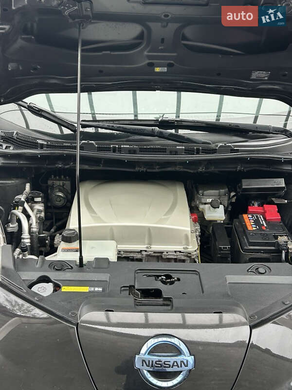 Хетчбек Nissan Leaf 2016 в Рівному