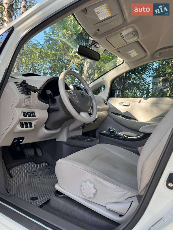 Хэтчбек Nissan Leaf 2012 в Черновцах фото 11 Хэтчбек Nissan Leaf 2012 в Черновцах