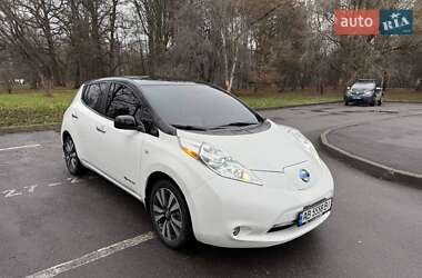 Хетчбек Nissan Leaf 2015 в Вінниці