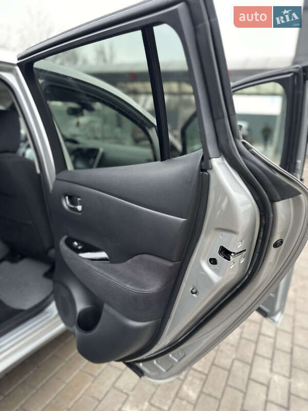 Хетчбек Nissan Leaf 2013 в Тернополі фото 12 Хетчбек Nissan Leaf 2013 в Тернополі